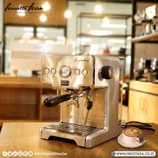 Mesin cold storage atau ruangan pendingin banyak dimanfaatkan pelaku industri untuk menjaga kualitas makanan hingga minuman yang diproduksi tahan lebih lama. Mesin Kopi Ferratti Ferro Fcm 3605 Warna Baru Di 2021 Mesin Espresso Kedai Kopi