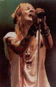 Axl Rose Live With Guns N Roses Late 80s Axlrose Waxlrose Gunsnroses Gnr Rockicon Rockstar Rockgod Rocknroll Hottestmanal Axl Rose Guns N Roses Gnr