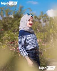 Jaman sekarang, kebanyakan model gamis hanya lurus dengan aksen di sekitar leher saja. 100 Trend Model Baju Lebaran Terbaru Simple Stylish 2021