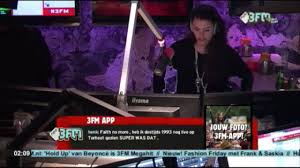 Als radiomaker bij 3fm heeft eva koreman natuurlijk affiniteit met festivals. 3fm He Eva Koreman Laat Je Tieten Eens Zien