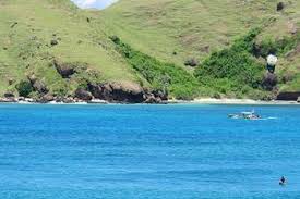 ~ pesisir a) terletak di laut tidak berapa jauh dr pantai (bkn. Pesisir Pantai Kota Mataram Bakal Jadi Pusat Kuliner