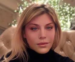 Sep 18, 2008 · fire & ice: Medicii Esteticieni AnalizeazÄ IntervenÈiile Loredanei A FÄcut Foarte Mult Botox Click Mobile