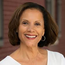 Lyne Pitts (@LynePitts)