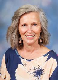 News: After 14 Years in International Schools, Leesa Downes Heads Overseas! 