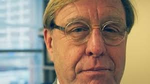 From controversy to crisis, Simonson survives in the spotlight