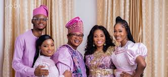 Many have now attacked tope alabi for the act as many said she should have called the singer. Dazzling Photo Of Singer Tope Alabi S Family As She Celebrates Wedding Anniversary Ibrandtv