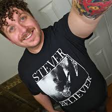 Happy Friday, fellow CoTF! Just wanted to say hey and share my new shirt 🫶