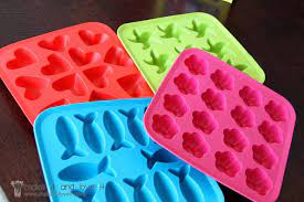Making Crayons Using Molds Craft Camp Making Crayons Melting Crayons Crayon Art Diy