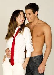 Tras la muerte de su madre debe volcarse con su hermana y ayudar a su padre en la difícil tarea de ser un buen cabeza. Foto De Blanca Suarez El Barco Foto Blanca Suarez Mario Casas Sensacine Com