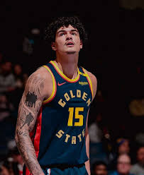 Brasileiro Gui Santos brilha em vitória do Golden State Warriors