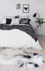 Black and white bedroom decor ideas pinterest. Chic Black And White Bedroom Decor Edgy Apartment Decor Bedroom Interior Home Bedroom Bedroom Design