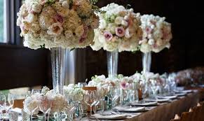 Colin Cowie Galleries Producing Events Planning Celebrations Weddings Locally And Globally Licensing Hospitalit Barn Wedding Stone Barns Floral Archway