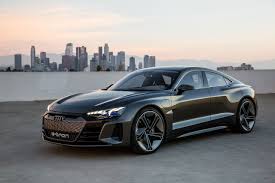 The brand with the four rings is presenting one of the stars of the 2018 auto show in the movie capital los angeles. The Audi E Tron Gt Concept Audi Mediacenter