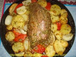 Esta es la receta de carne mechada que se hacía todos los sábados durante años en mi casa y por supuesto era acompañada con caraotas negras, arroz blanco, tajadas cubre con agua, tapa la olla y cocina por una hora y media a fuego medio. Recetas Y Algo Mas Colita De Cuadril Mechada Al Horno Recetas De Carne Al Horno Carne Mechada Al Horno Comida Sin Carne
