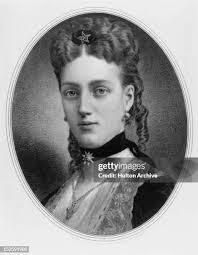 Louise Wilhelm's Instagram, Twitter & Facebook