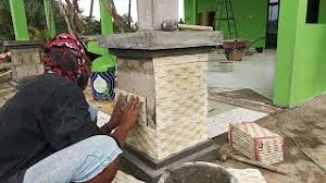 Pemasangan keramik batu alam tiang teras depan rumah | #eps62. Proses Pasang Batu Alam Tiang Bawah Youtube