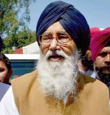 Parkash Singh Badal returns Padma Vibhushan over farm laws