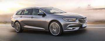 To po to, aby wyglądał elegancko i sportowo. Opel Insignia Sports Tourer Infos Preise Alternativen Autoscout24