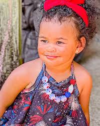 They got me trapped in this baby jail!! Let me out!! @ydesignsbowtique  #freemariah #lovebug #beautiful #cutie #bowsbowsbows #bowsbeforebros