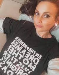 Sheena Doss's Instagram, Twitter & Facebook