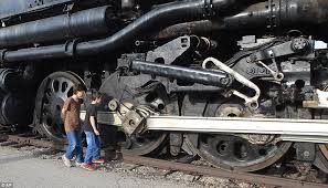 Big Boy 4014 One Of The World S Biggest Steam Engines To Be Restored Train Locomotive Steam Engine Trains
