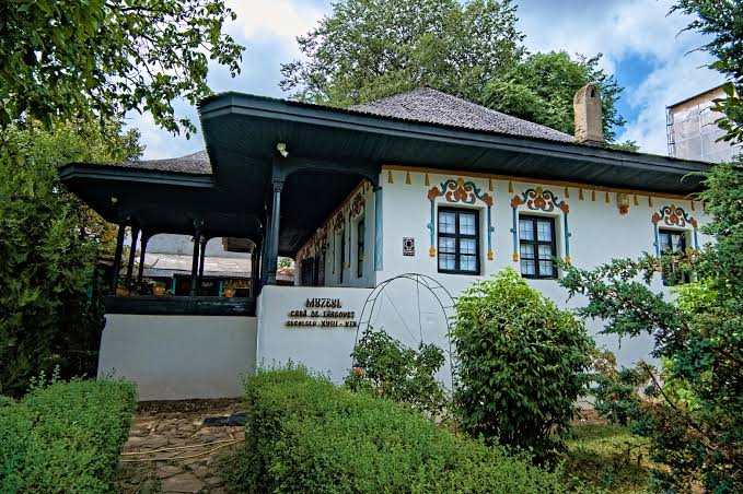 Casa de târgoveț / a lui Hagi Prodan, cea mai veche din Ploiești (jud.  Prahova) : r/CasualRO