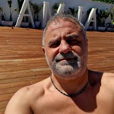 Chi vuole farsi un viaggio? LA