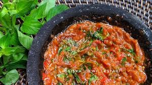 Batangkan daun pisang, letakkan daun pandan di atasnya,kemudian beri satu bagian campuran udang,bugkus dengan rapi. Resep Sambal Tomat Kemangi Pendamping Lauk Yang Membuat Makanmu Makin Lahap Tribunstyle Com