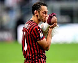 Hakan çalhanoğlu'nun annesi, sosyal medya hesabından liya'nın ilk. Liya Nin Babasi Ibra Nin Kankasi Hakan Calhanoglu Kronos News Bagimsiz Haber Sitesi