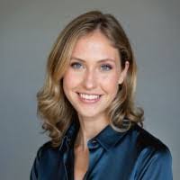 Ana Buelna's Instagram, Twitter & Facebook