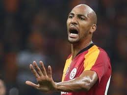 Galatasaray'ın yeni transferi nzonzi nasıl bir futbolcu? Galatasaray Da Nzonzi Ye 70 Bin Euro Ceza Damen Parfum Taktik