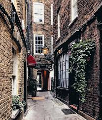Secret London Hidden Corners Pretty Streets And Tiny Alleys Just Like Something Out Of A Harry Potter Movie Covent Garden London Uk London