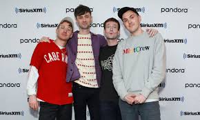 Hope you enjoy your stay here at gaw! Watch Glass Animals Perform Heat Waves From Live In The Internet
