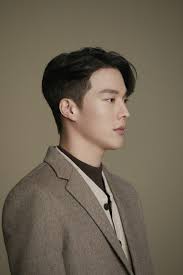 Korean face korean star korean men asian actors. ìž¥ê¸°ìš© ë‚¨ìž ë°°ìš° ì—°ì˜ˆì¸ ì—°ì˜ˆì¸ ë‚¨ìž ë°°ìš°