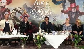 Миа васиковска, джонни депп, энн хэтэуэй и др. 7 Shocks From Alice Through The Looking Glass Press Conference Films Entertainment Express Co Uk