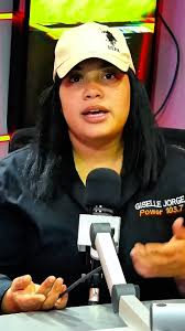 ¿Qué opinas? ¿Estás de acuerdo?, @laperrisoficial está como reflexiva 🧐 ,  ¿Qué tendrá hoy en su show? Sintoniza 103.7 FM y descúbrelo 📻🐩🐾 😁