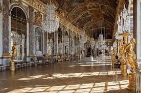 French Word Of The Week Le Foyer A foyer in a house is usually a small entry area or room by the front door. french word of the week le foyer
