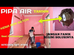 Buat celah kecil antara dinding dengan balok atas untuk mengurangi tekanan. Cara Menambal Pipa Bocor Dalam Tembok Youtube