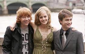 Harry potter married ginny weasley. Wallpaper Bridge Celebrity London Thames Harry Potter Emma Watson Emma Watson Promenade Daniel Radcliffe Rupert Grint Rupert Grint Daniel Radcliffe Atery Images For Desktop Section Filmy Download