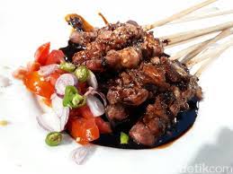 Ini karena daging kambing cenderung lebih alot daripada daging sapi atau ayam. 7 Cara Bikin Sate Kambing Empuk Dan Enak Kamu Bisa Coba