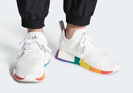 Adidas.com.tr'de adidas nmd bul tüm renkler ve stiller adidas'ın resmi online satış mağazasında. Adidas Nmd R1 Pride Fy9024 Release Info Sneakernews Com