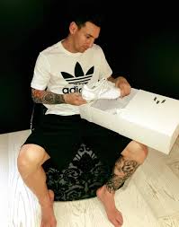 Lionel messi llegó a brasil y despertó suspicacias. Leo Messi Gracias A Mis Amigos De Adidas Football Por Estos Botines Messi15 Platinum Edition Tan Especiales Para Conmemorar El Balon De Oro Thanks To My Friends From Adidas Football For