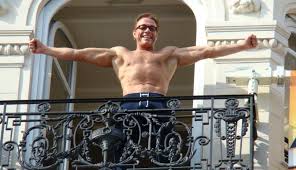vɑn ˈdɑmə) and jcvd, is a belgian actor, filmmaker, fight choreographer and retired martial artist best known for his martial arts action films. La Transformacion De Jean Claude Van Damme 10 03 2019 El Pais Uruguay