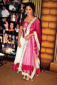 Hina khan (born on 2nd october 1987) is an indian television and film actress who is famous for her role as akshara in the star plus serial ye rishta kya kehlata hai. Hina Khan Wikipedia