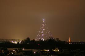 Op 11 april 2012 was de zendmast weer volledig operationeel. Ontsteking Van De Grootste Kerstboom Ter Wereld Zendmast Ijsselstein