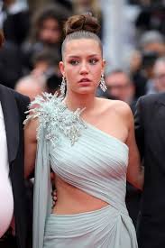 Her mother, marina (niquet), is a nurse, and her father, didier exarchopoulos, is a guitarist. Adele Exarchopoulos Photostream Adele Exarchopoulos Adele Greek Women