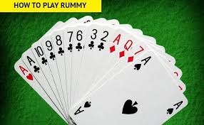 Spinmaster juego de mesa rummy o básico incluye 4 porta fichas par ordenar las tuyas y ser el vencedor. In Order To Learn How To Play Rummy You Need To Have Two Standard Decks Of 52 Cards Along With Its Printed Jokers Rummy Card Game How To Play Rummy Rummy Game
