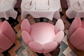 Vanderhurd design studio, overseen by creative director christine van der hurd, designs and creates bespoke carpets, area rugs and textiles for clients from around the world from its studio in portobello road, london. Fashion S Favoured Interior Designer On The Allure Of Velvet Another