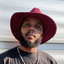 Devon Wallace's Instagram, Twitter & Facebook