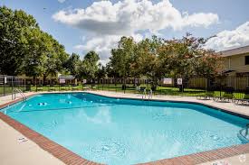 It offers several things to occupy a family including pool, jump pad, playground, games, fishing and bike rental to name a few activities. Colony Village Apartments New Bern Nc Apartments Com